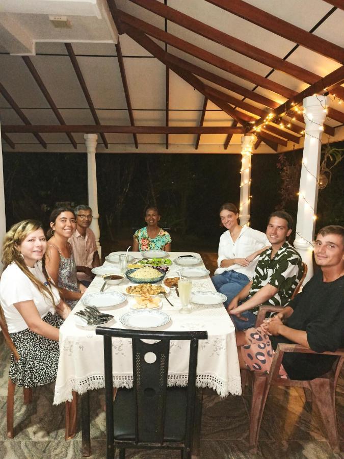 Maneesha Guest House Уелигама Екстериор снимка