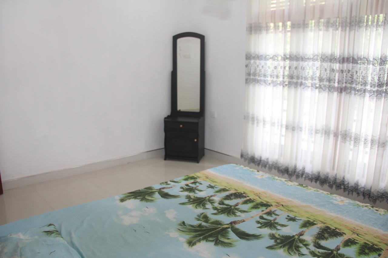 Maneesha Guest House Уелигама Екстериор снимка