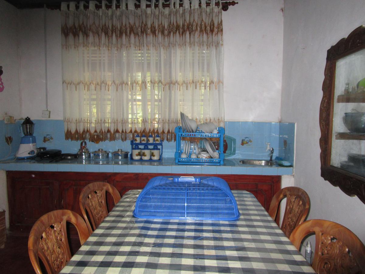 Maneesha Guest House Уелигама Екстериор снимка